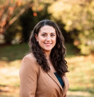 Headshot_Julie Holsinger_2023_crop